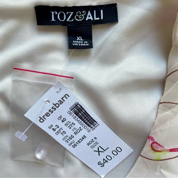 Roz & Ali Cream Bird-Print Pleated Blouse - Picture 3 of 8